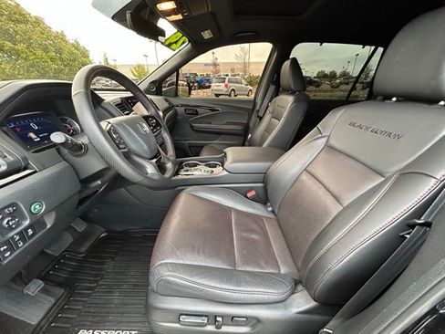Used 2024 Honda Passport Black Edition image 12