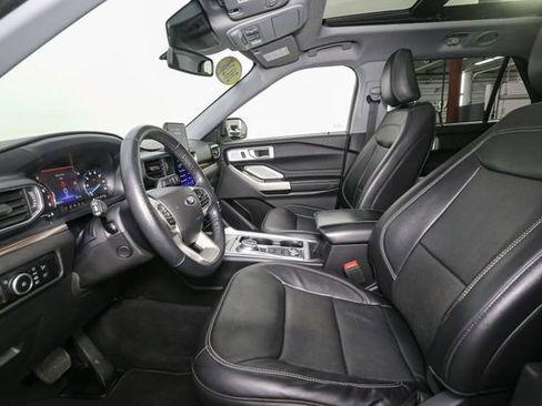 Used 2023 Ford Explorer Limited w/ Limited Technology Package AWD/4WD image 42
