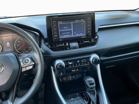 Used 2021 Toyota RAV4 LE image 6