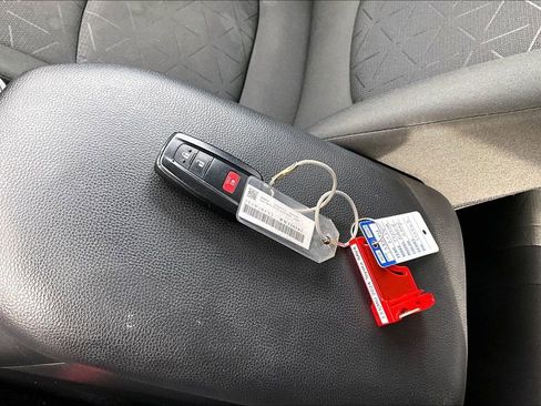 Used 2024 Toyota RAV4 XLE image 32