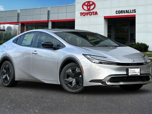 New 2026 Toyota Prius Plug-In Hybrid FWD image 2