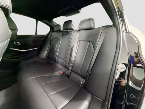Certified 2025 BMW 330i Sedan w/ Convenience Package RWD image 24