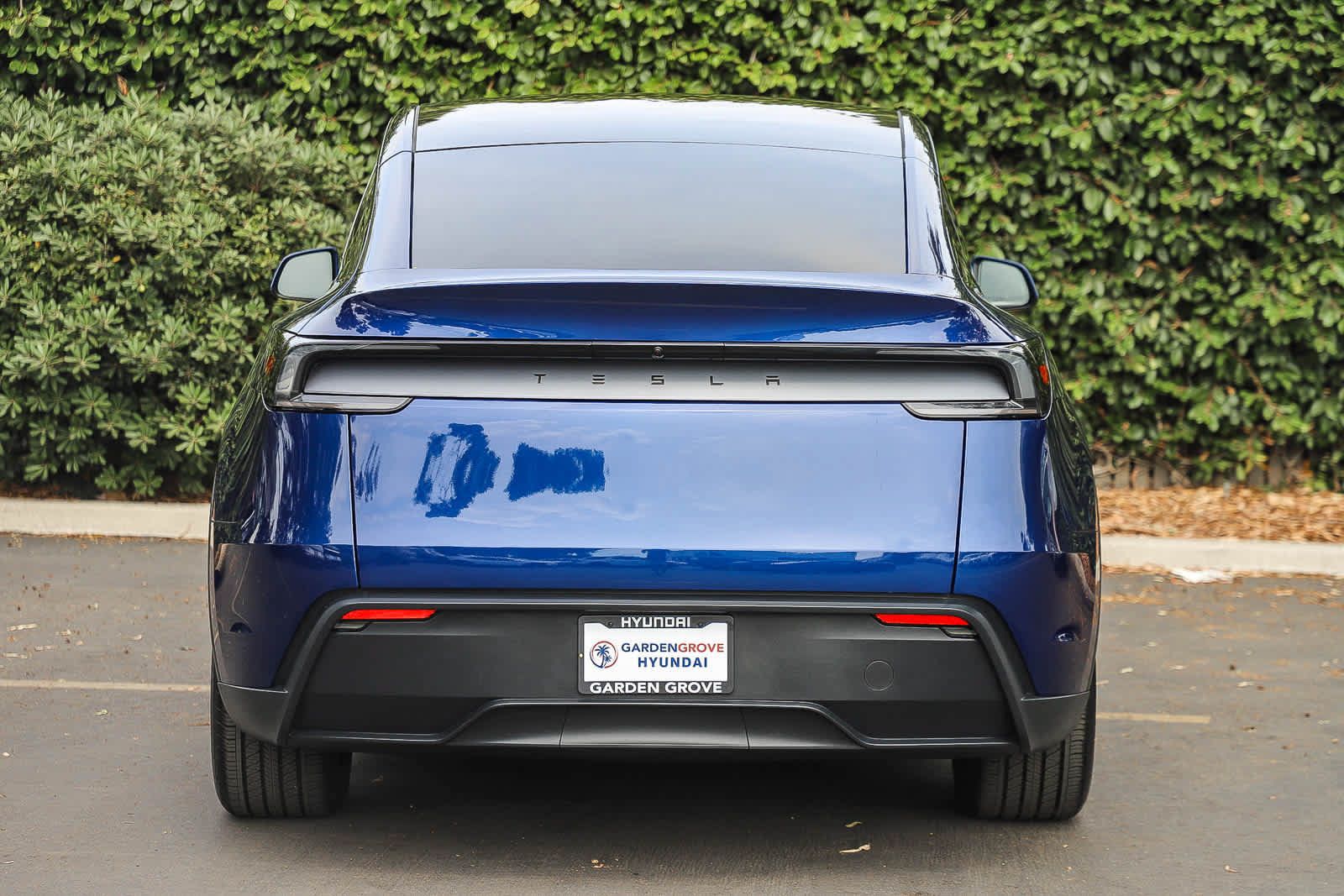 Used 2026 Tesla Model Y 2WD image 6