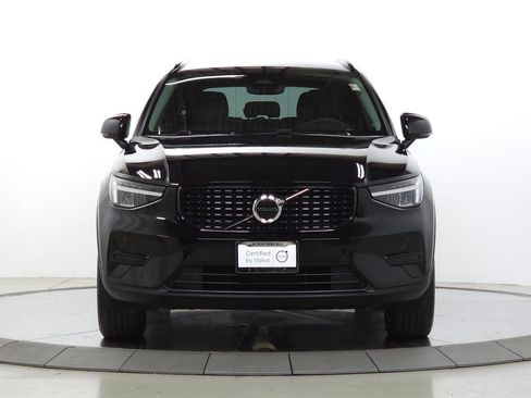 Certified 2024 Volvo XC40 B5 Core AWD/4WD image 2