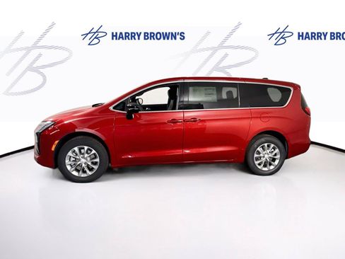 New 2027 Chrysler Pacifica Select AWD/4WD image 28