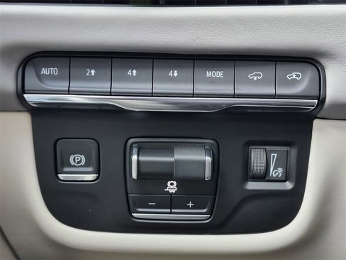 Certified 2025 Cadillac Escalade Sport Platinum image 24