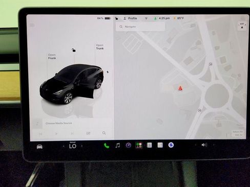 Used 2023 Tesla Model Y Long Range AWD/4WD image 23
