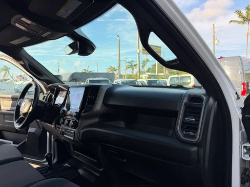 Used 2022 RAM 5500 Tradesman w/ Chrome Appearance Group AWD/4WD image 19