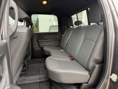 Used 2024 RAM 2500 Tradesman w/ Chrome Appearance Group image 18