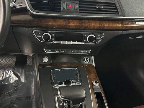 Used 2018 Audi Q5 2.0T Premium Plus w/ Premium Plus Package image 18