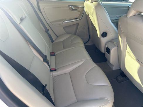 Used 2015 Volvo XC60 T6 Premier Plus image 19