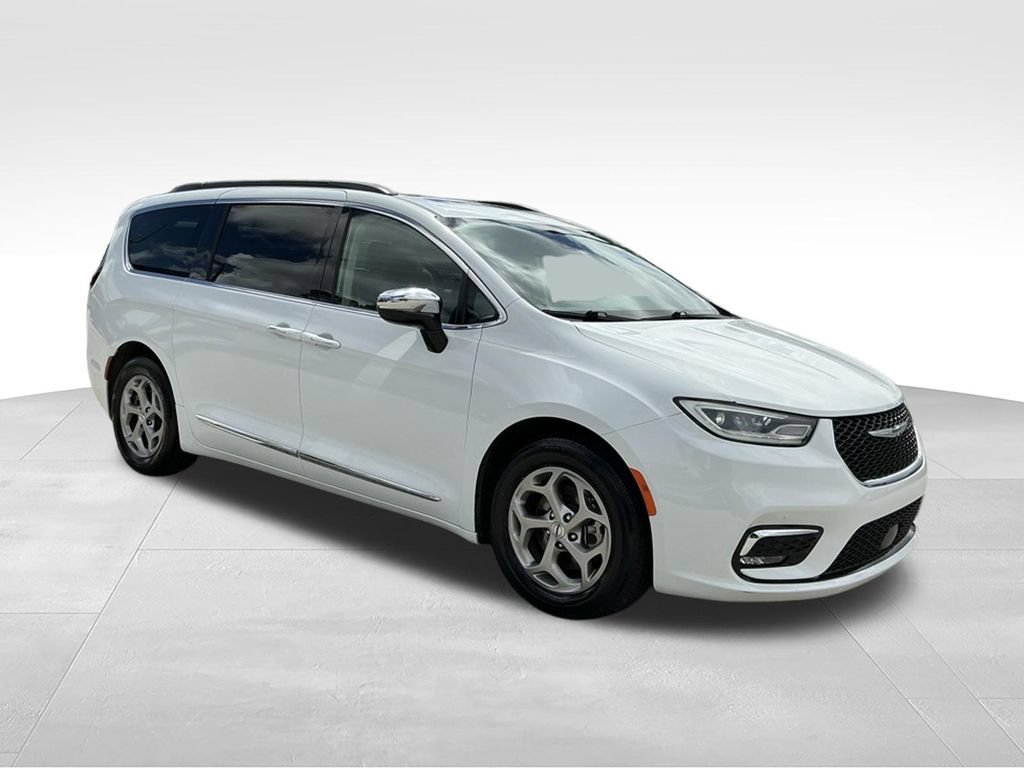Used 2023 Chrysler Pacifica Limited FWD image 13