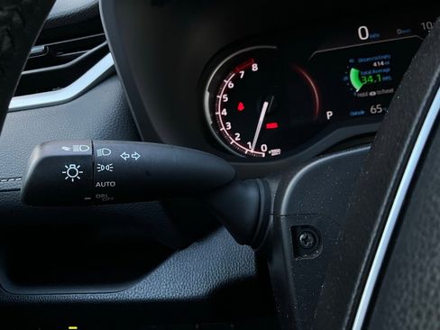 Used 2025 Toyota RAV4 XLE image 36