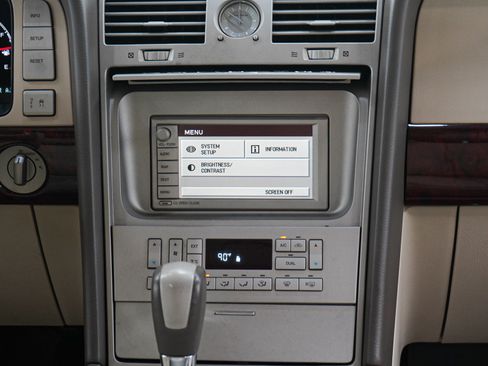 Used 2004 Lincoln Navigator Ultimate AWD/4WD image 16