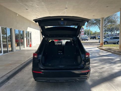 Used 2023 Mitsubishi Outlander ES image 30