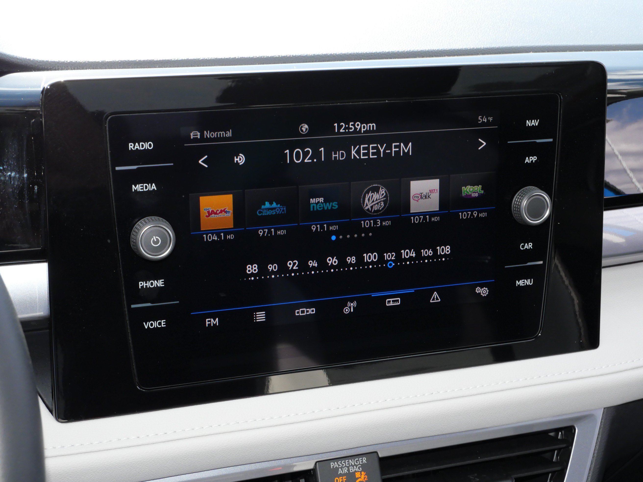 Certified 2025 Volkswagen Taos SEL AWD/4WD image 22