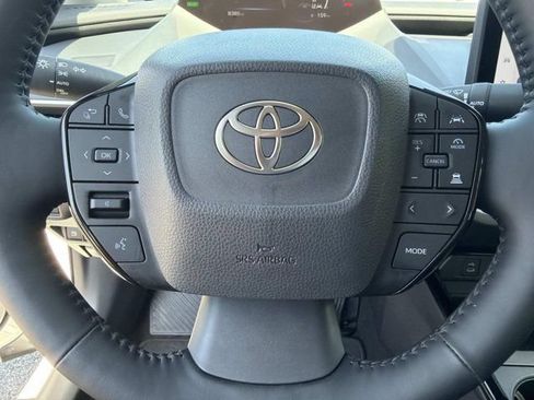 Certified 2025 Toyota Prius FWD image 24