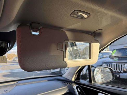 Used 2022 Kia Sorento LX image 19