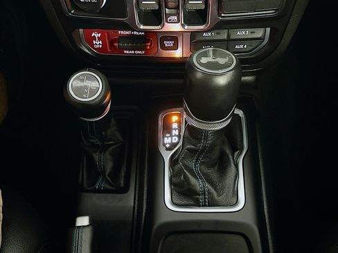 Used 2023 Jeep Wrangler Unlimited Rubicon 4xe w/ Cold Weather Group AWD/4WD image 24