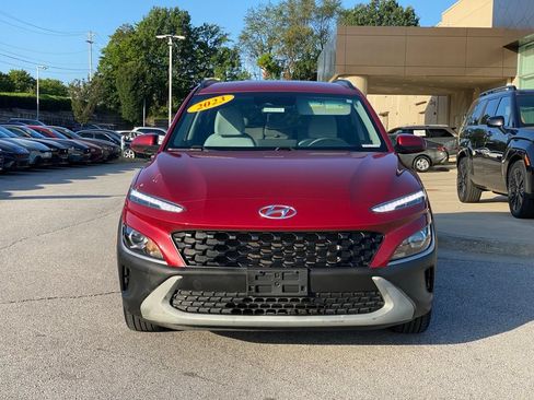 Used 2023 Hyundai Kona SEL w/ Cargo Package FWD image 2