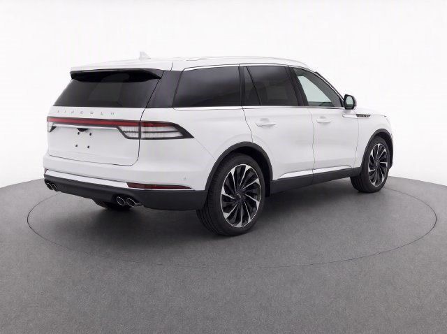 Used 2020 Lincoln Aviator Reserve w/ Equipment Group 202A AWD/4WD image 3