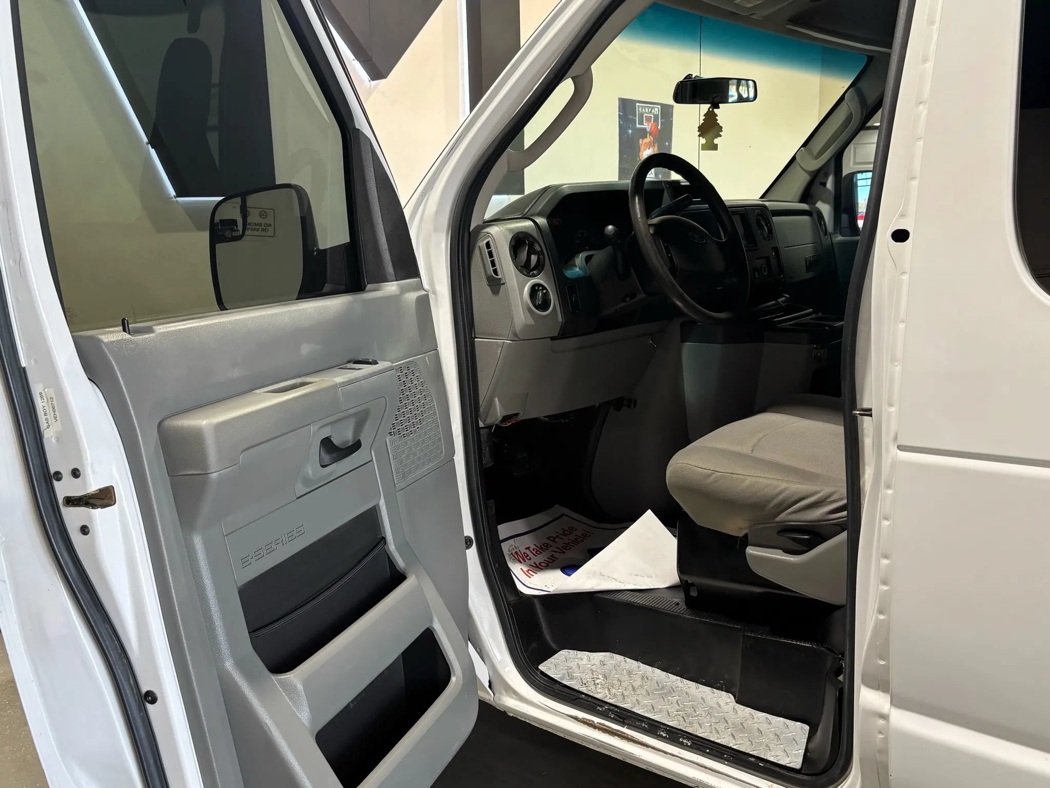 Used 2014 Ford E-350 and Econoline 350 XL RWD image 14