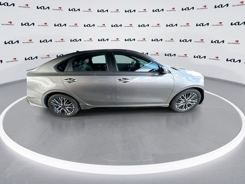 Used 2023 Kia Forte GT-Line image 9