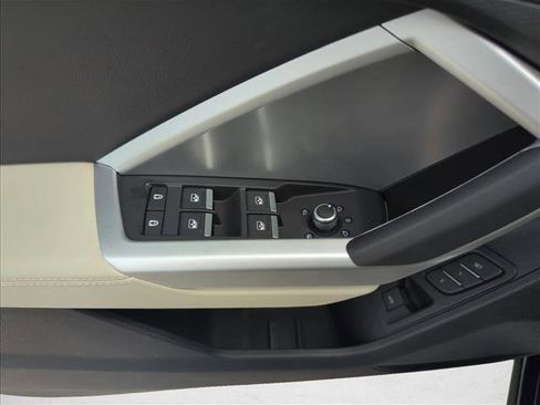 Used 2025 Audi Q3 2.0T Premium image 30