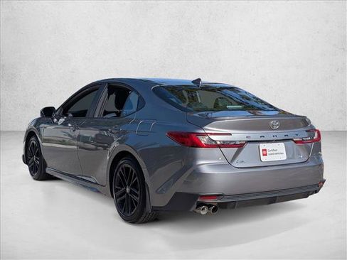 Used 2025 Toyota Camry SE image 8
