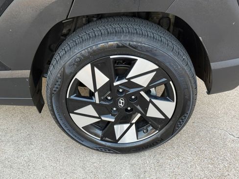 Used 2025 Hyundai Kona SEL image 30