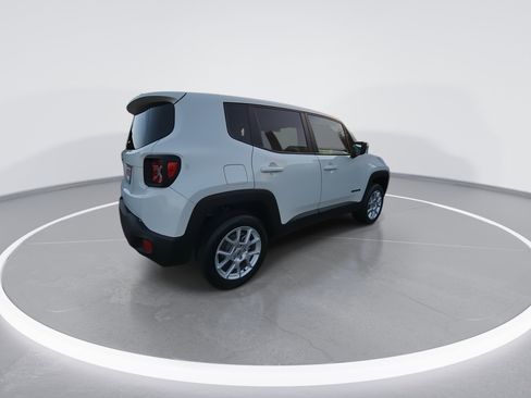 Certified 2023 Jeep Renegade Latitude image 8