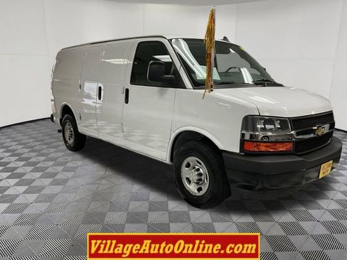 Used 2020 Chevrolet Express 2500 w/ Communications Package RWD image 5