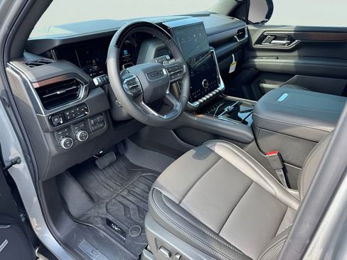 New 2026 GMC Yukon Denali w/ Denali Reserve Package AWD/4WD image 7