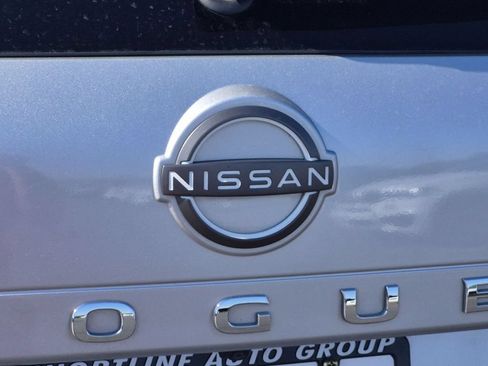 Used 2023 Nissan Rogue SV AWD/4WD image 10