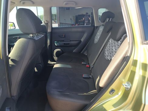 Used 2010 Kia Soul + w/ Audio Pkg FWD image 11
