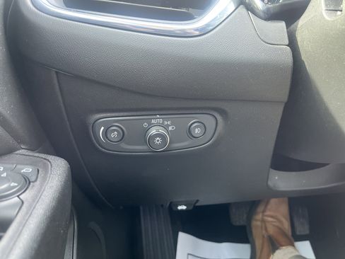 Used 2020 Chevrolet Equinox LT image 21