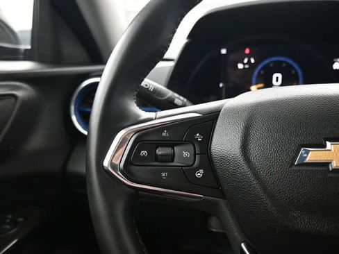 Used 2025 Chevrolet Trax LT w/ LT Convenience Package image 15