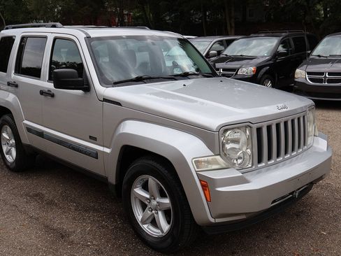 Used 2009 Jeep Liberty Rocky Mountain AWD/4WD image 1