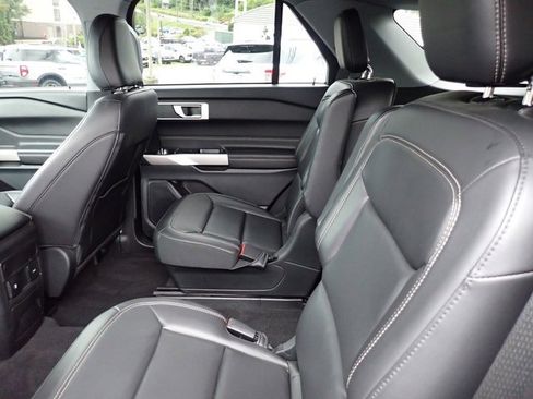 Certified 2023 Ford Explorer XLT w/ Equipment Group 202A image 18