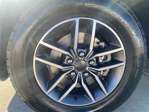 Used 2022 Jeep Grand Cherokee Limited image 30