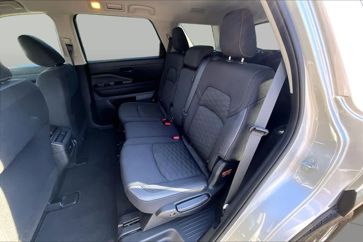 Used 2023 Nissan Pathfinder S AWD/4WD image 21