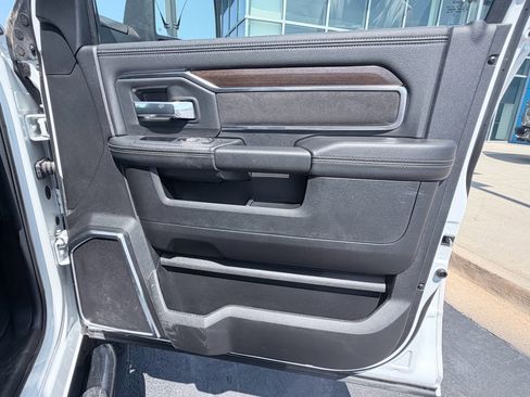 Used 2024 RAM 2500 Laramie w/ Safety Group AWD/4WD image 34