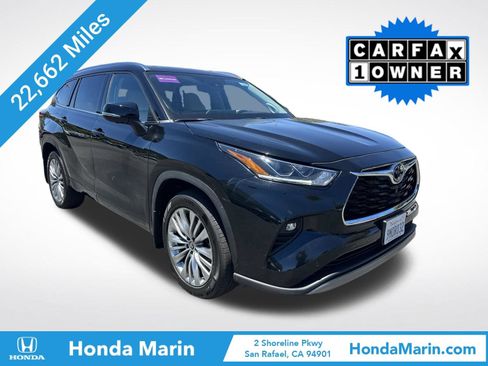 Used 2024 Toyota Highlander Platinum AWD/4WD image 1
