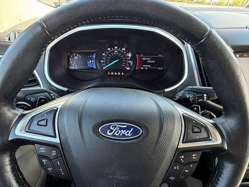 Used 2018 Ford Edge Titanium w/ Ford Safe & Smart Package AWD/4WD image 20