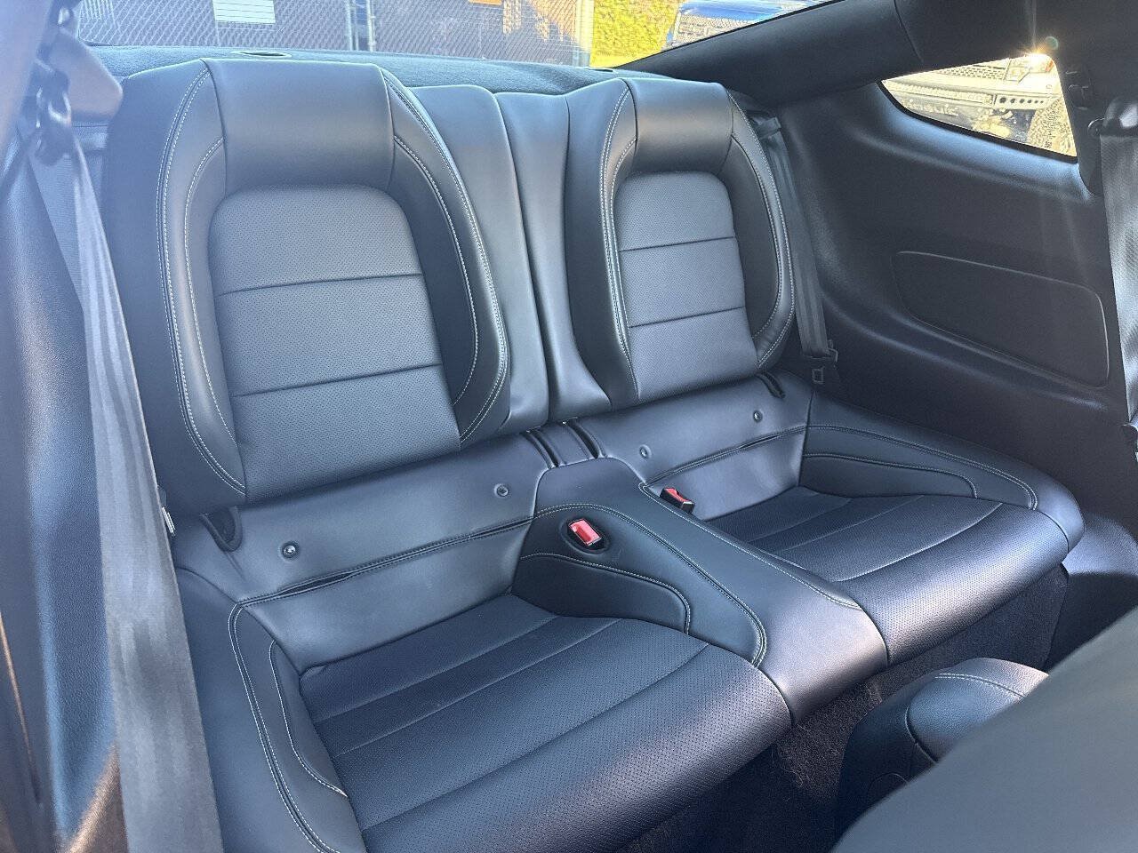 Used 2020 Ford Mustang GT Premium w/ Equipment Group 401A RWD image 31
