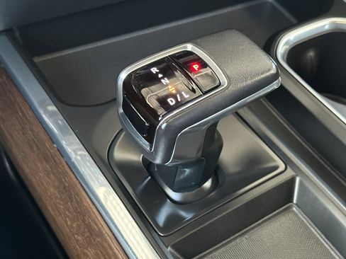 Certified 2022 Chevrolet Silverado 1500 High Country w/ High Country Premium Package AWD/4WD image 29
