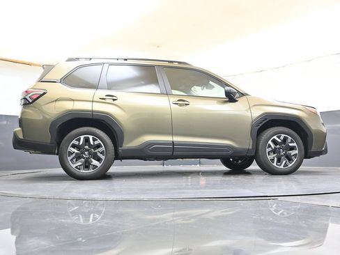 Certified 2025 Subaru Forester Premium AWD/4WD image 34