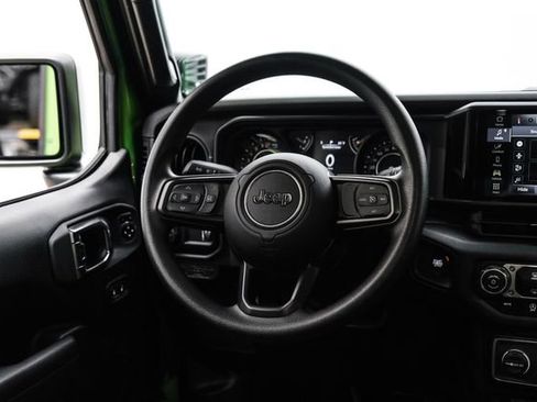 Used 2025 Jeep Gladiator Sport image 55