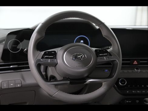Certified 2023 Hyundai Elantra SEL w/ Convenience Package FWD image 7