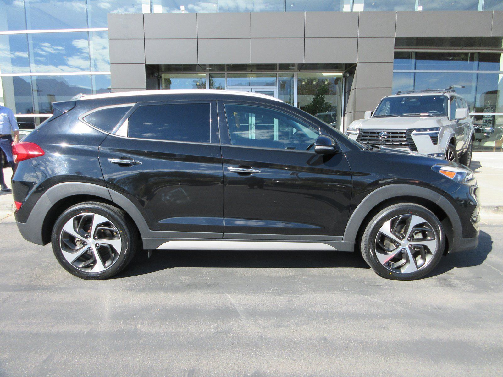 Used 2017 Hyundai Tucson Limited AWD/4WD image 12